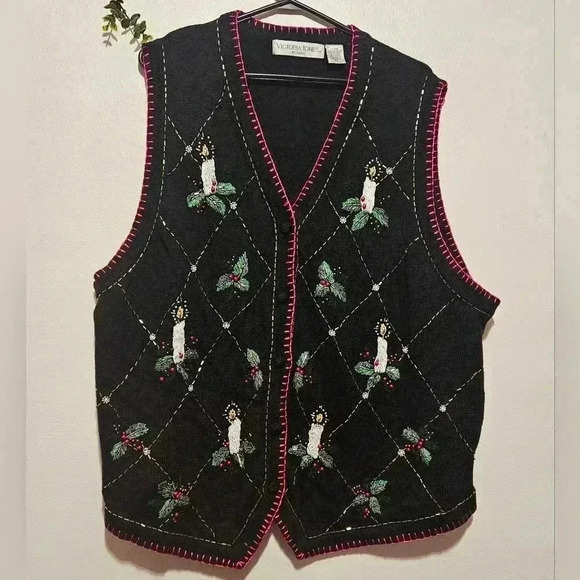 Victoria Jones Vintage Christmas Ugly  Vest 5 Buttons Sweater V neckline sz 2XL - Picture 1 of 7